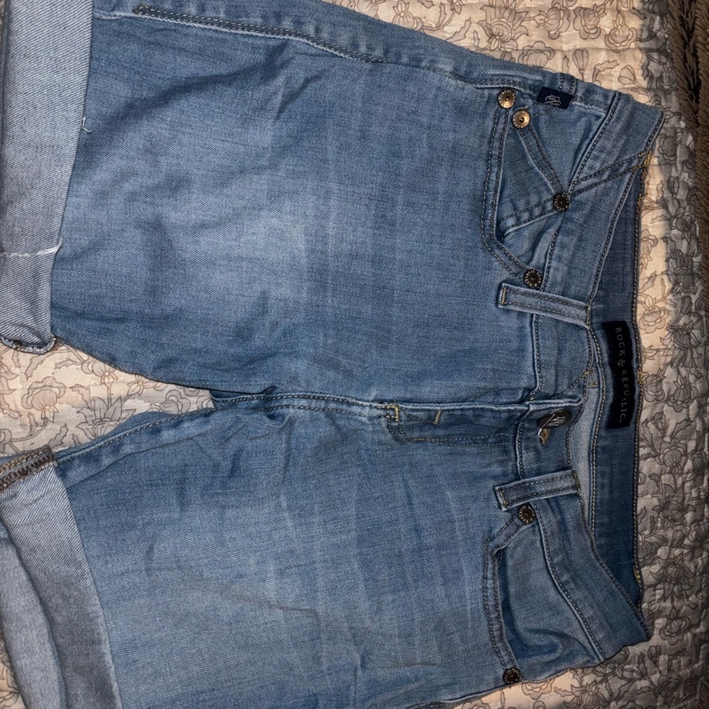 Rock & Republic Light Blue Cropped Jeans